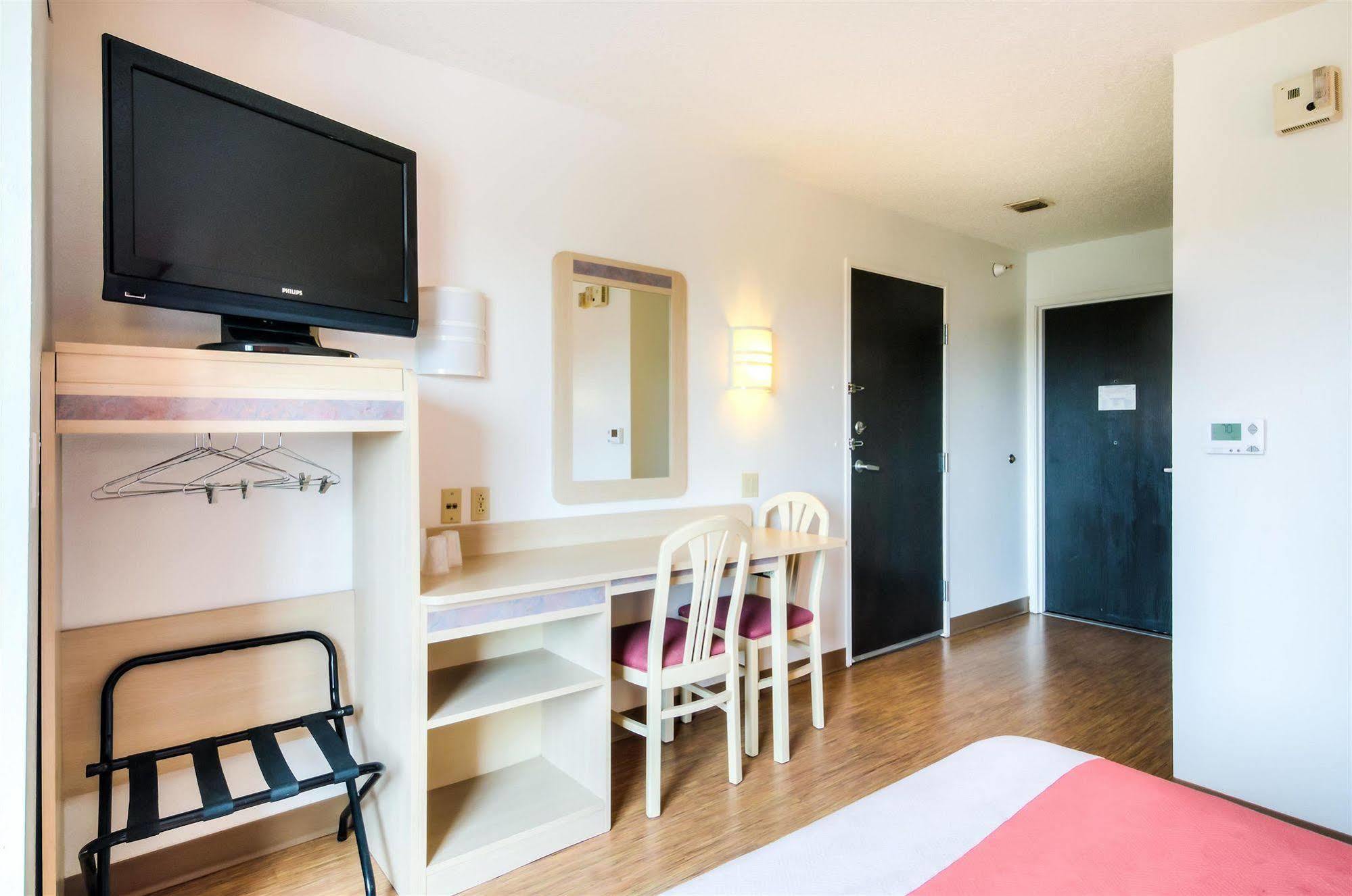 Motel 6-Joliet, Il - Chicago - I-55 Eksteriør billede