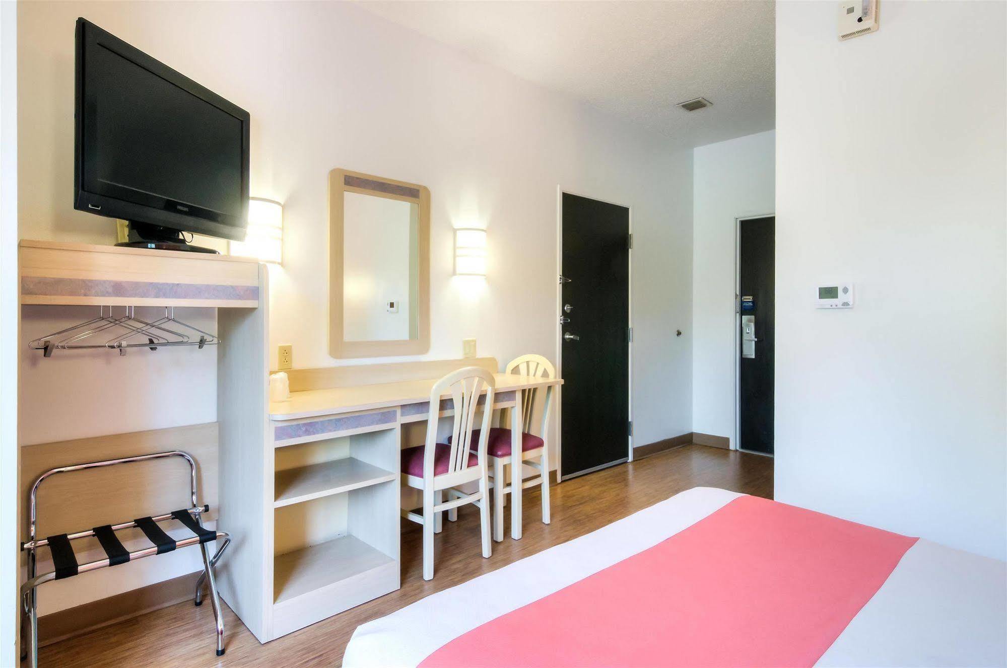 Motel 6-Joliet, Il - Chicago - I-55 Eksteriør billede